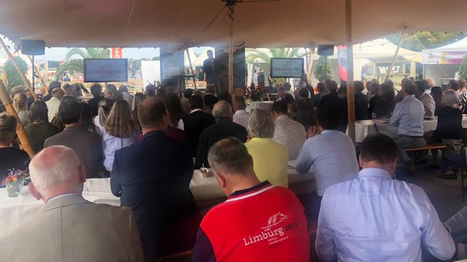 Business-event Limburg Paardensport trekt 150 gasten naar WK tweespannen